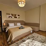 Luxury 2 Bedroom Residence By A1 - 101