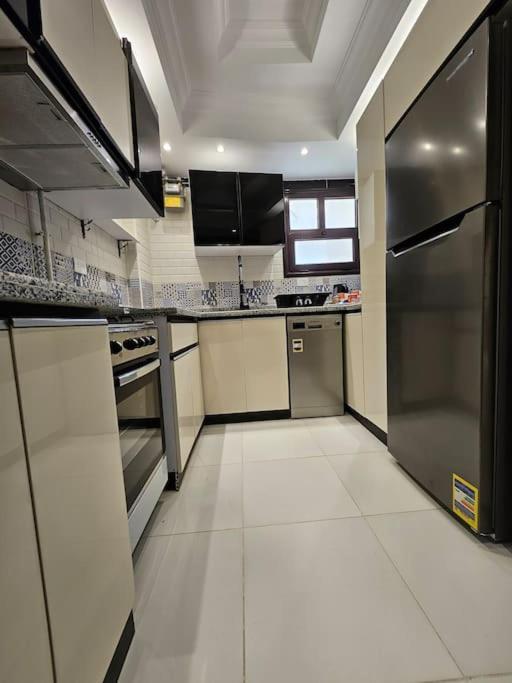 Apartment Luxury 2 Bedroom By A1 - 101 *