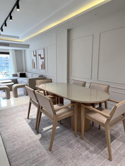 Luxury 2 Bedroom By A1 - 101 Apartment