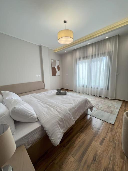 Luxury 2 Bedroom By A1 - 101 *